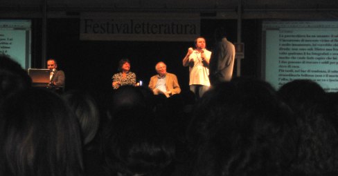 fiume di inchiostro in piena