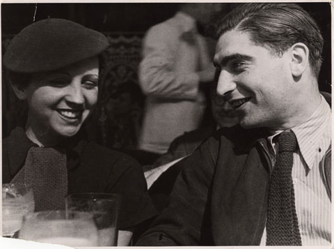 Gerda Taro e Robert Capa a Parigi nel 1936