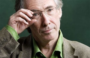 Lo scrittore Ian McEwan